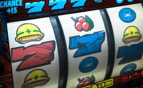Live casino-style table scene for bdt 80 adults in Bangladesh